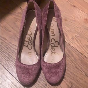 Lovely, feminine Sam Edelman heel!